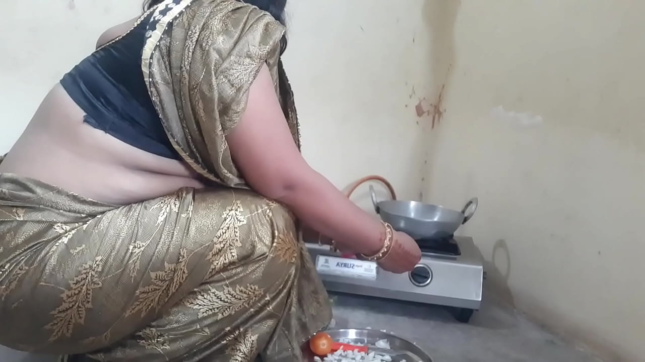 Desi bhabhi doggystyle fuck in the kitchen