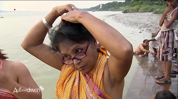 Indira Weis indian mom taking bath