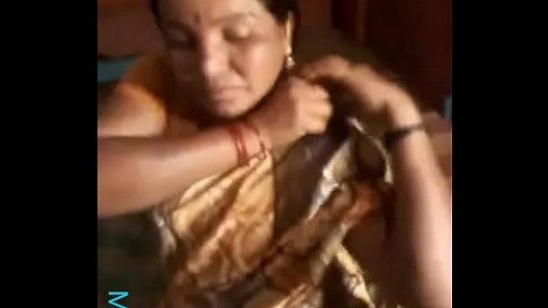 Aunty showing her boobs