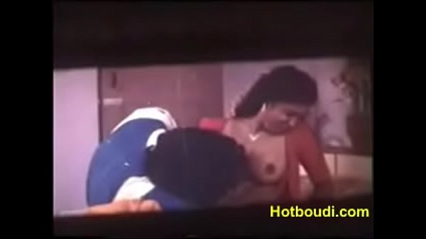 Mallu aunty boobs press scenes