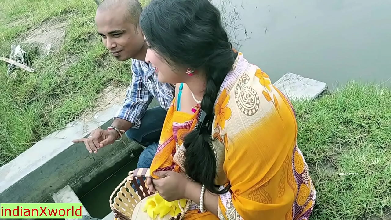Indian desi beautiful bhabhi having sex with a stranger guy