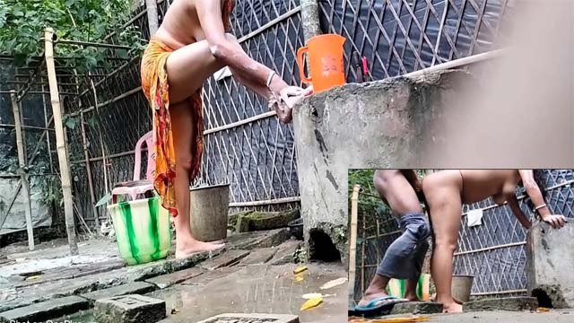 Indian Village Wife Bathing And Outdoor Fucking Got Viral
