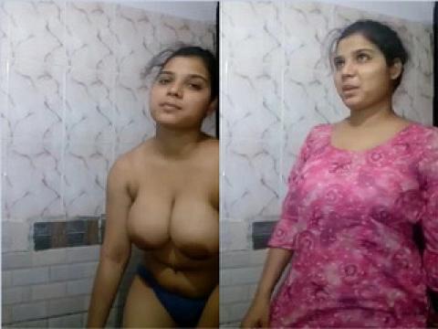 Indian Randi Ladki Showing her beautiful boobs