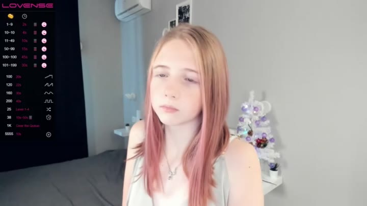 Rosewellsk Nude Live Cam Show