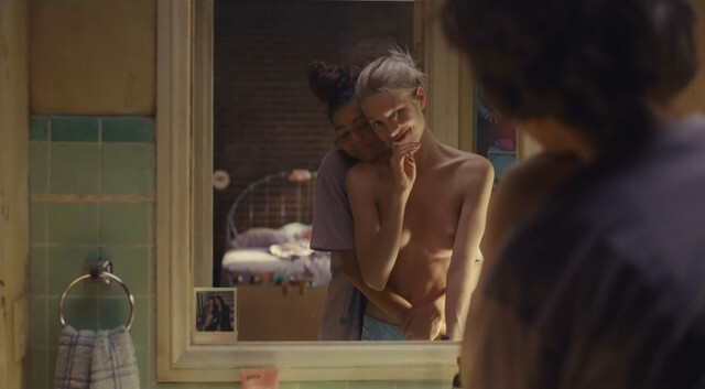 Hunter Schafer nude scene – Euphoria s01e00 (2020)