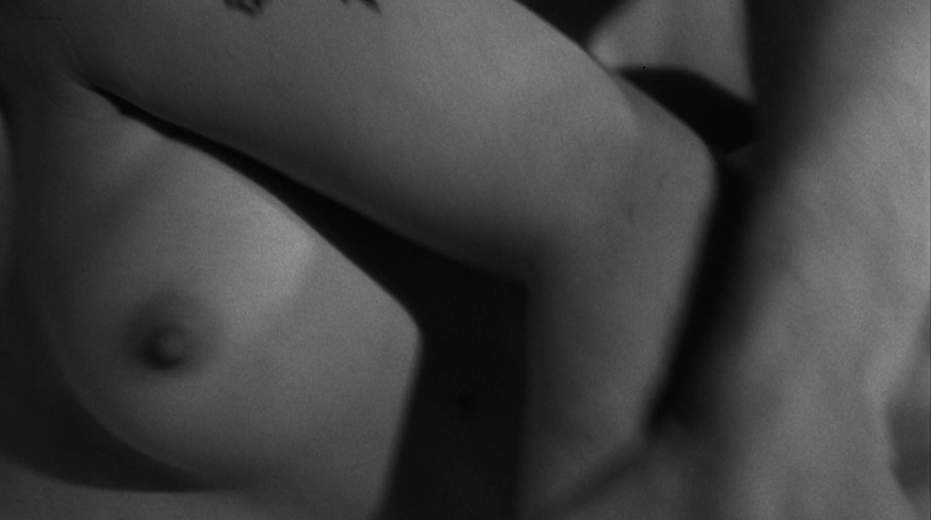 Fairuza Balk naked sex scene – American History X (1998)