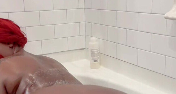 Funsize_69 nude twerking on bathtub