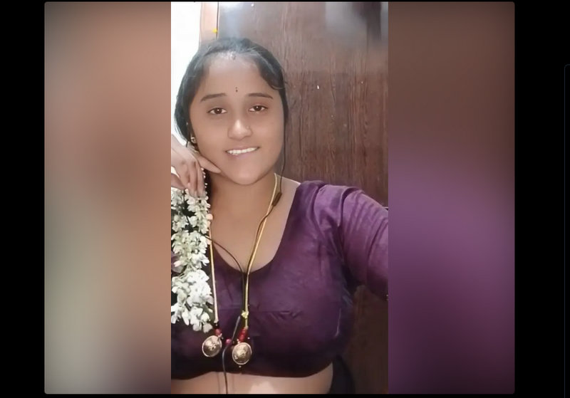 Sexy Tamil Wife in Purple Blouse Boobs Flash on live