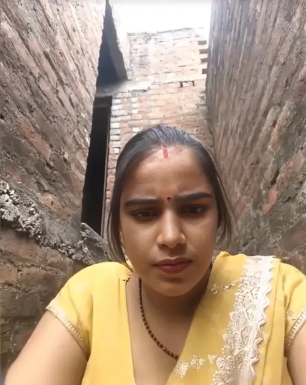 Desi Village Bhabhi Nude Stripping Big Boobs Out of Blouse