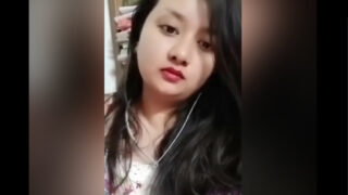 Desi Bengali Hot Girl Flashing Her Big Tits on Chamet Live