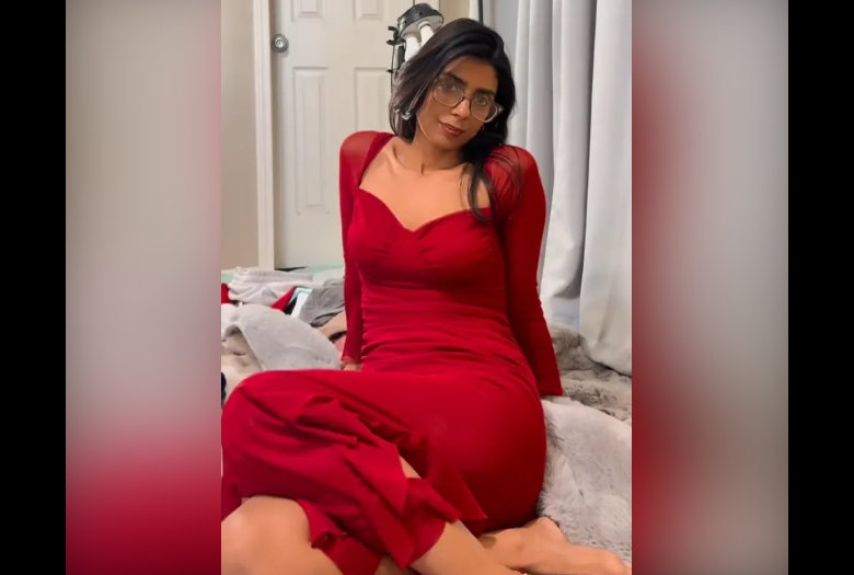 Aqsa Pervaiz Nude Leaked Teasing Tight Boobs, Spreading Pussy And Asshole Video