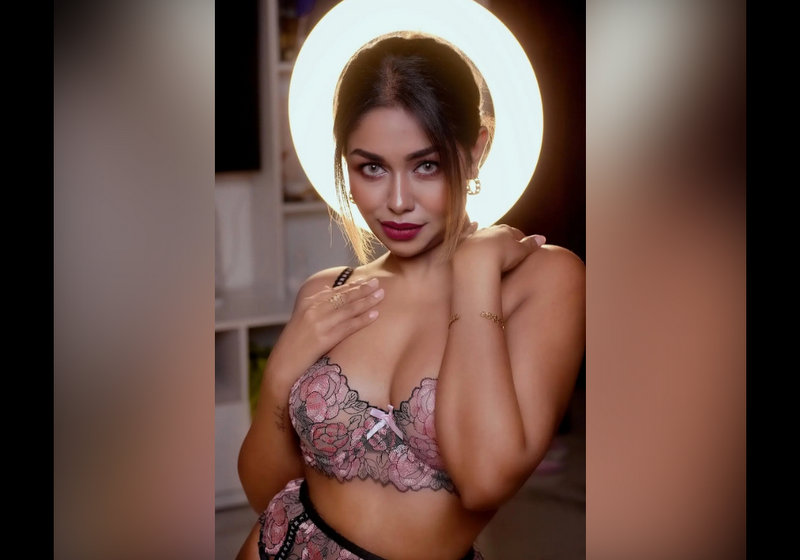 Instagram Model Survi Modal Nude Leaked Shower & Pussy Rubbing Clip