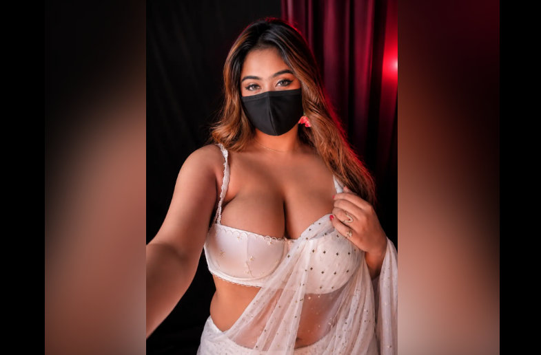 Hot Indian Milf nude leaked Shows her Massive Boobs Live on Cam